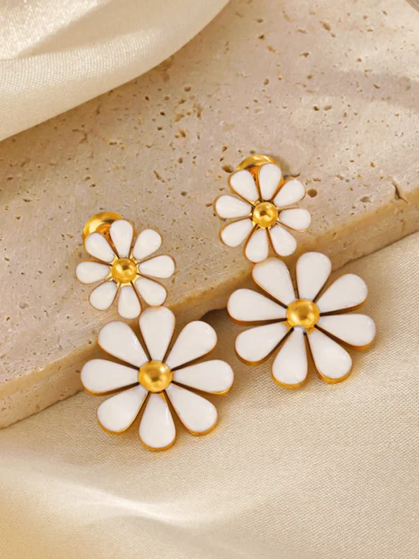 DAISY FLOWER EARRING